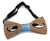 Noeud papillon Rustic-Tac en bois noyer- decoupe en forme de moustache et mouchoir bleu-vue de face